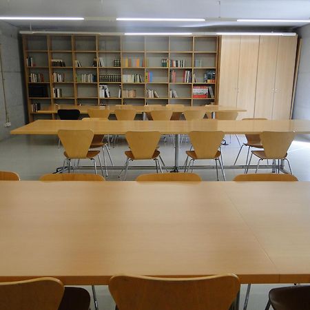Отель Residencia Universitaria Sant Joan Реус Экстерьер фото