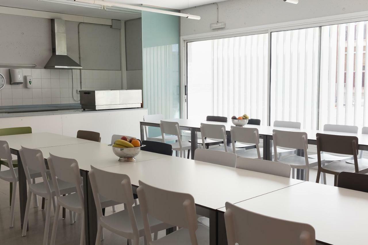 Отель Residencia Universitaria Sant Joan Реус Экстерьер фото